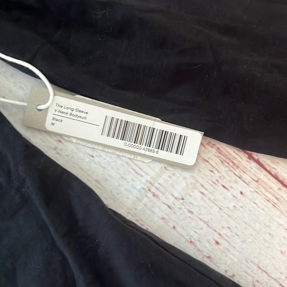 NWT Everlane the Long Sleeve V Neck Bodysuit in black - Picture 5 of 16